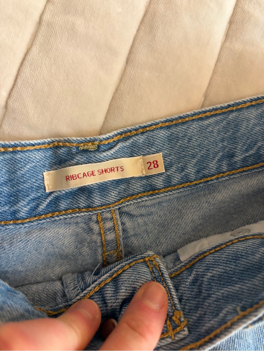 Levi's Light Blue ribcage High-Rise Denim Shorts 28 - Picture 4 of 4